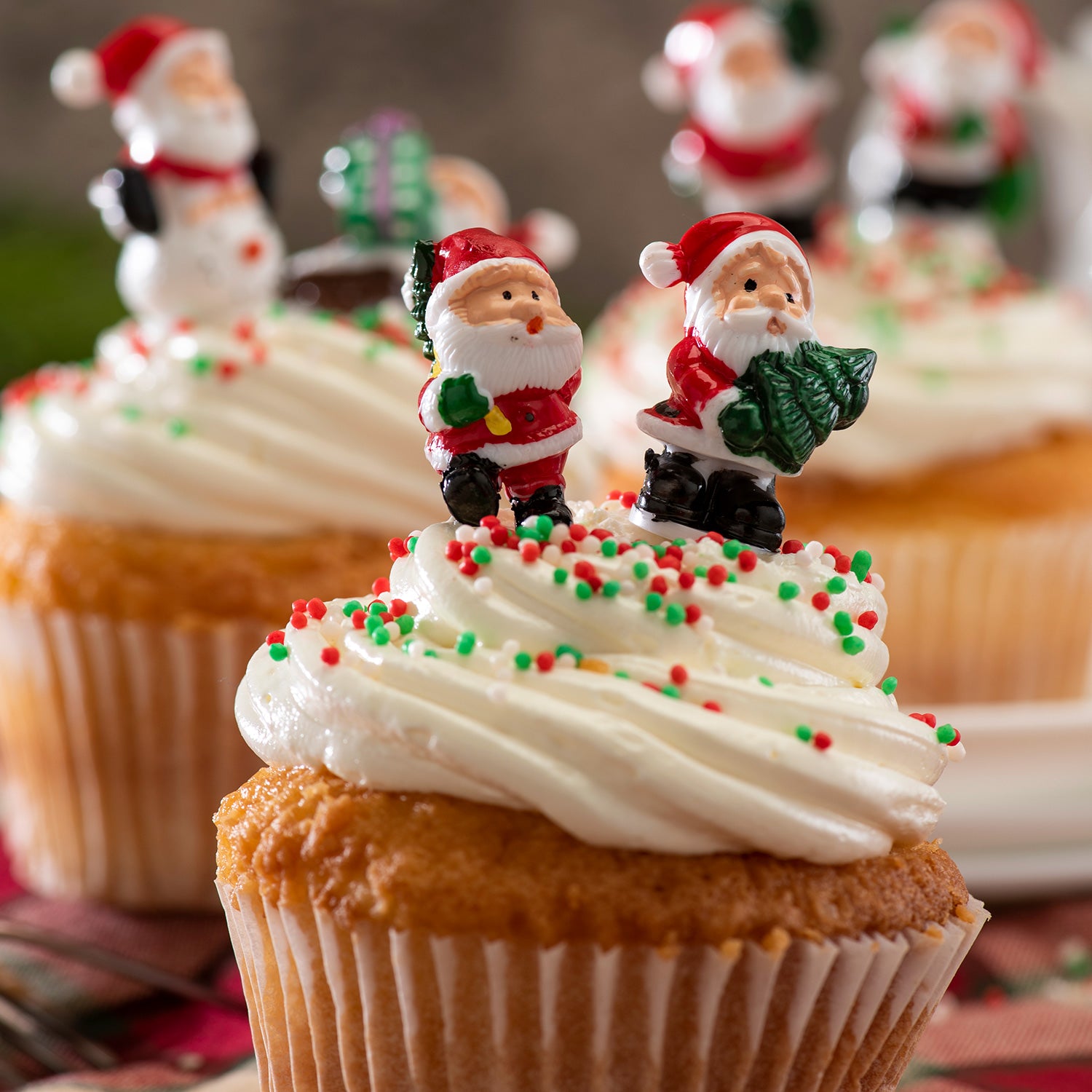 Kerstmis - Cupcake Figuren - Kerstman - 8 stuks - 3 cm