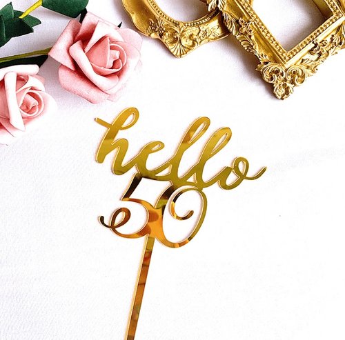 T-0478_Taart_Decoratie_Hello_50_Taarttopper_Verjaardag_Goud_m.jpg