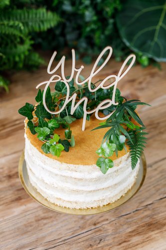 T-0524-PartyDeco Taarttopper Wild One Verjaardag Hout